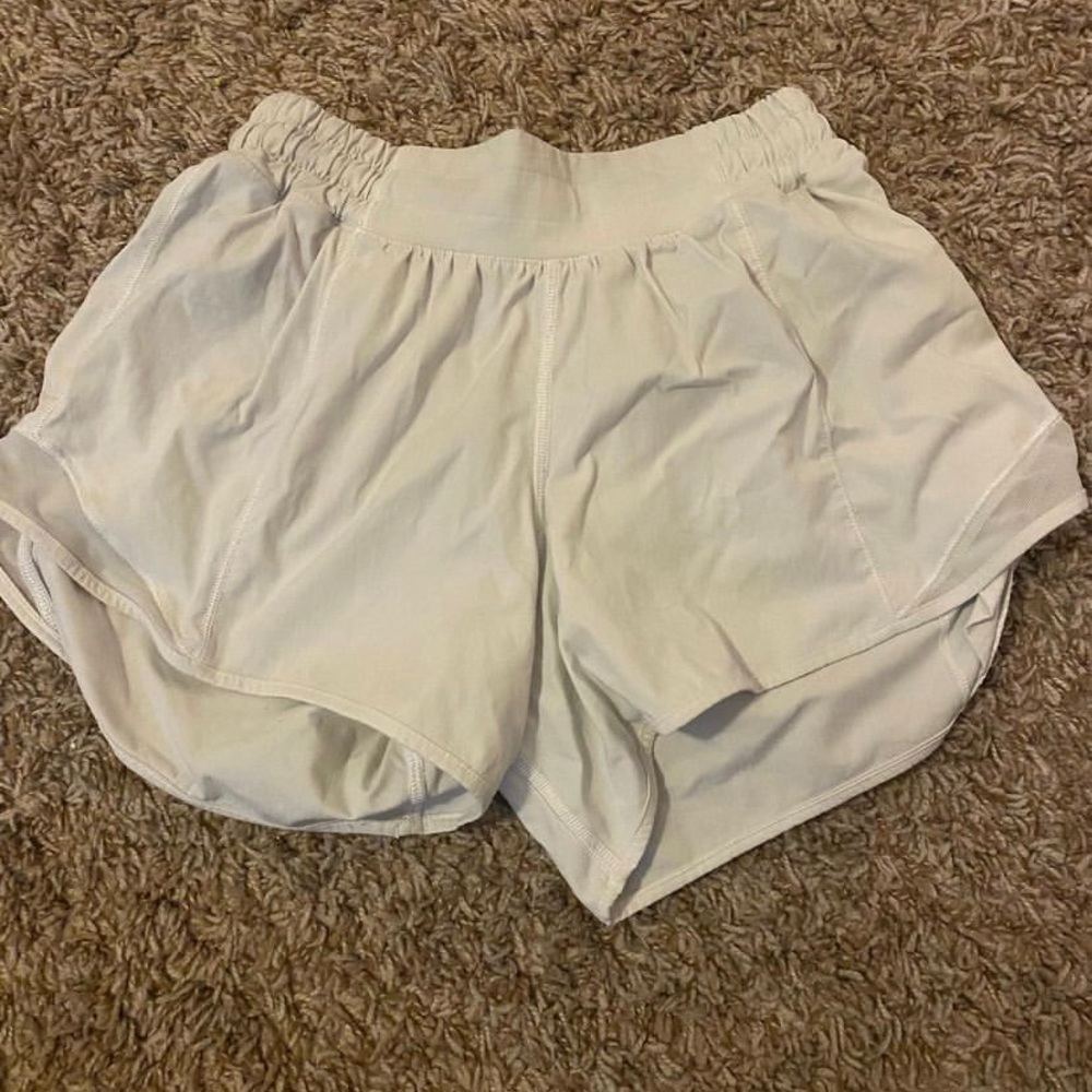 lulu lemon hotty hot shorts